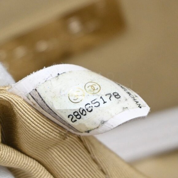 CHANEL CC Logo 2Way Glazed Shoulder Bag Leather White 620RF580 - Picture 14 of 15